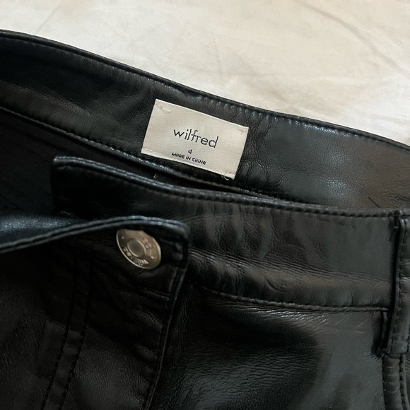 Melina Pant - Wilfred - Aritzia - size 4 regular length - Picture 2 of 4